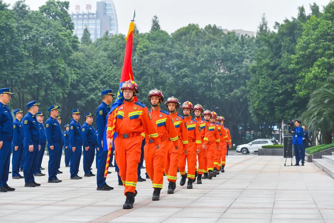 王保国重庆消防总队图片