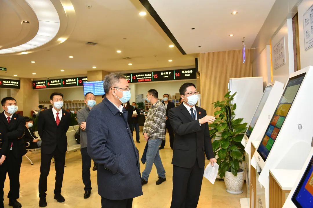 最高人民法院诉服办负责人王连祥调研武侯法院诉讼服务工作