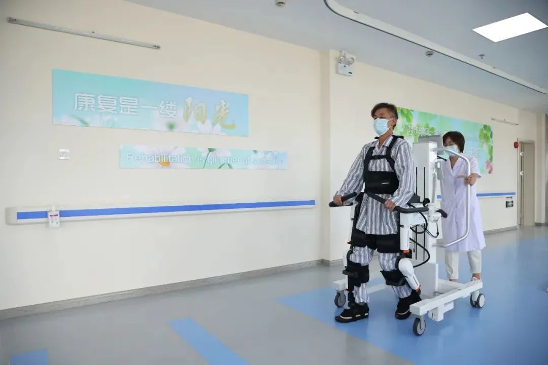 肩颈痛运动损伤一定要到三甲医院做康复这个家门口新开的康复中心就