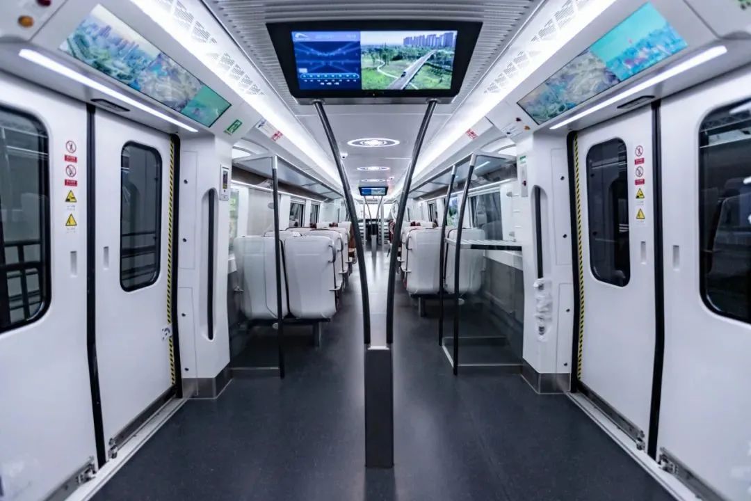 176kmh自主化新一代市域列车顺利开展超速型式试验