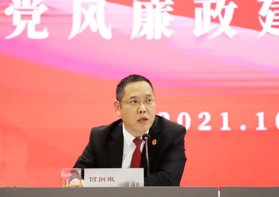 诸暨法院陈键院长强调,既要肯定成绩强信心,在回顾总结中激发争一流的