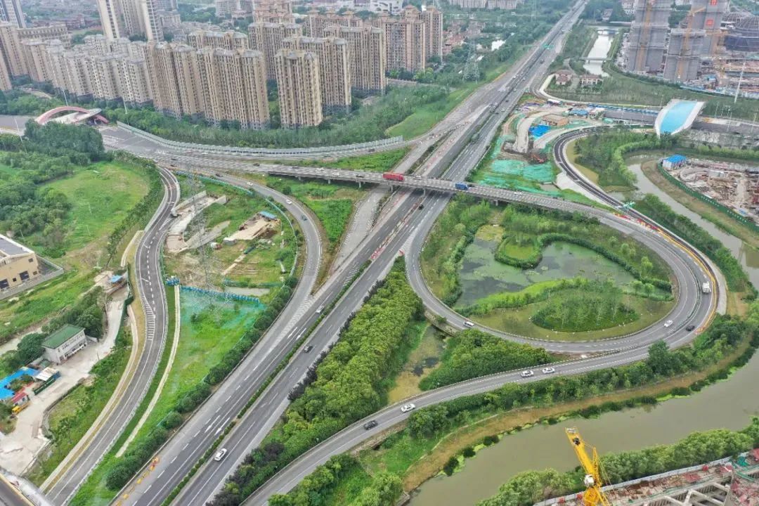 出入口全面开通,从根本上解决奉贤新城西部城区进出s4高速的绕行问题