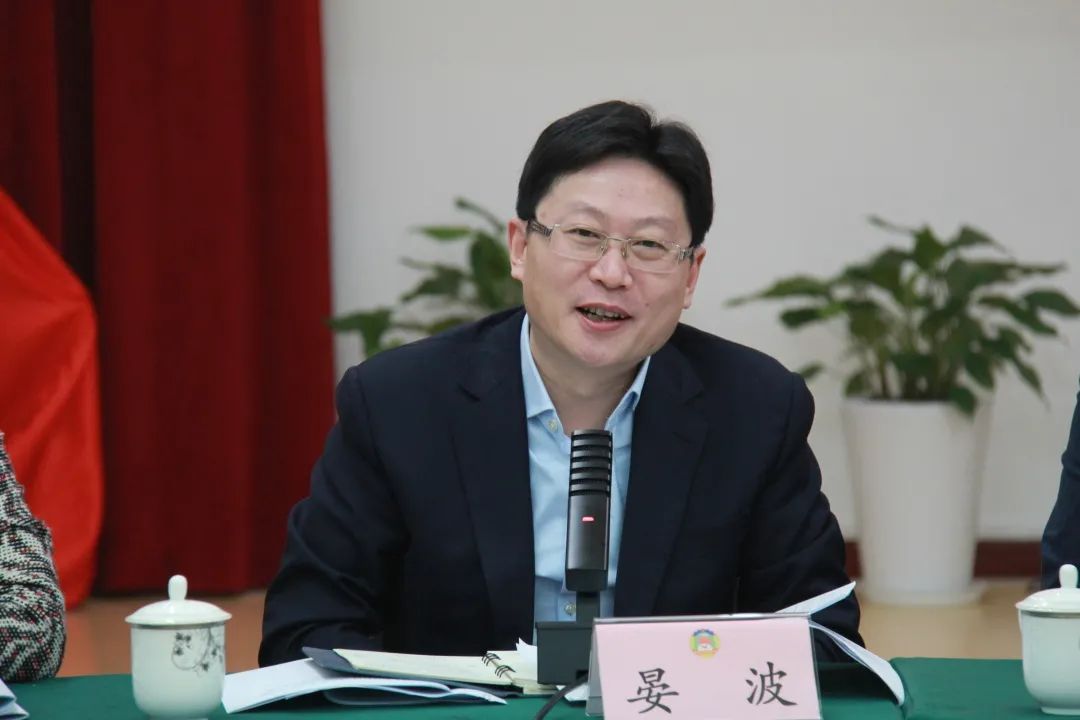 区政府副区长候选人晏波做呼应性讲话度假区管委会党组书记金梅讲话就