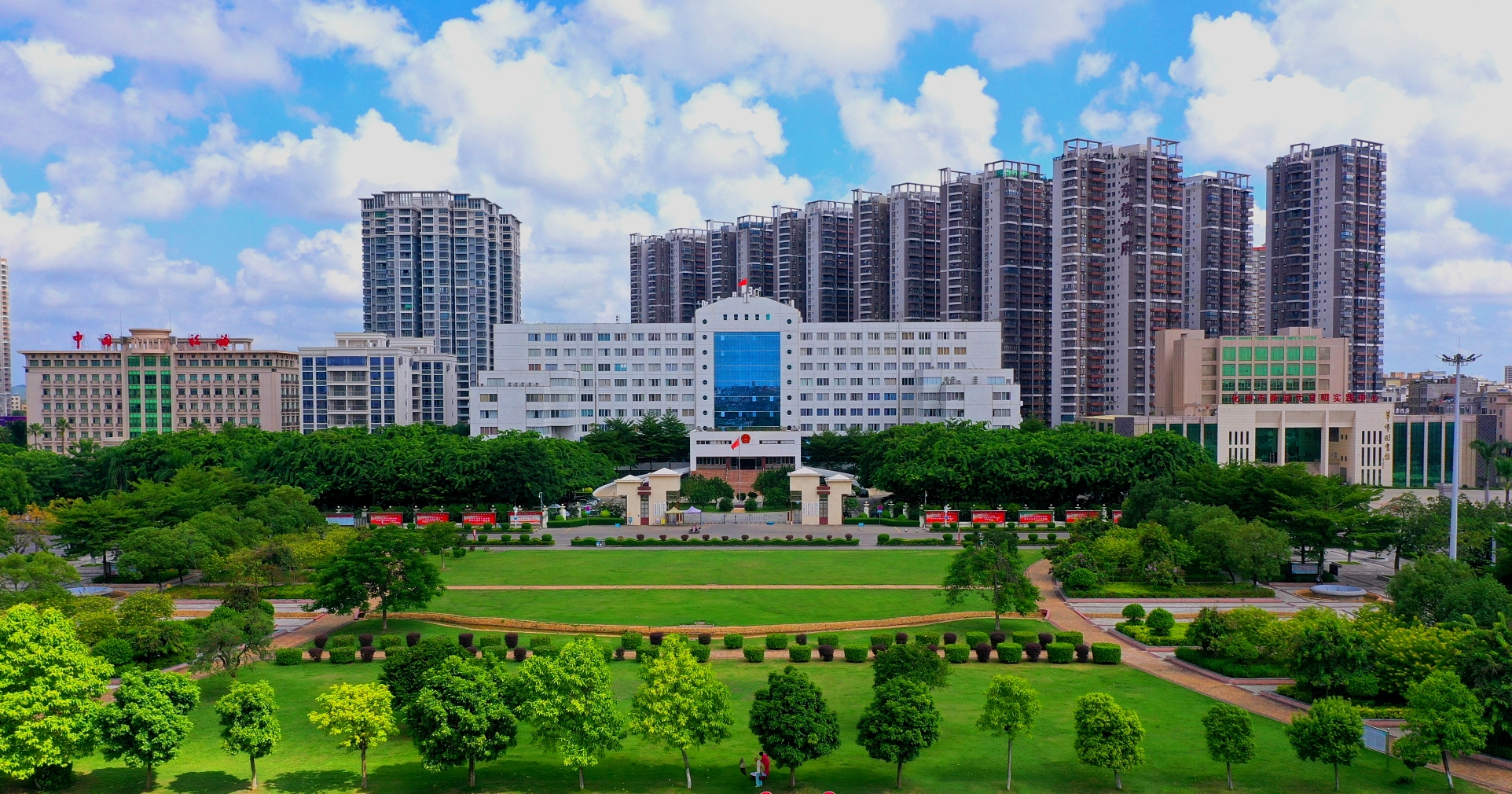 喜迎党代会化州奋起改变