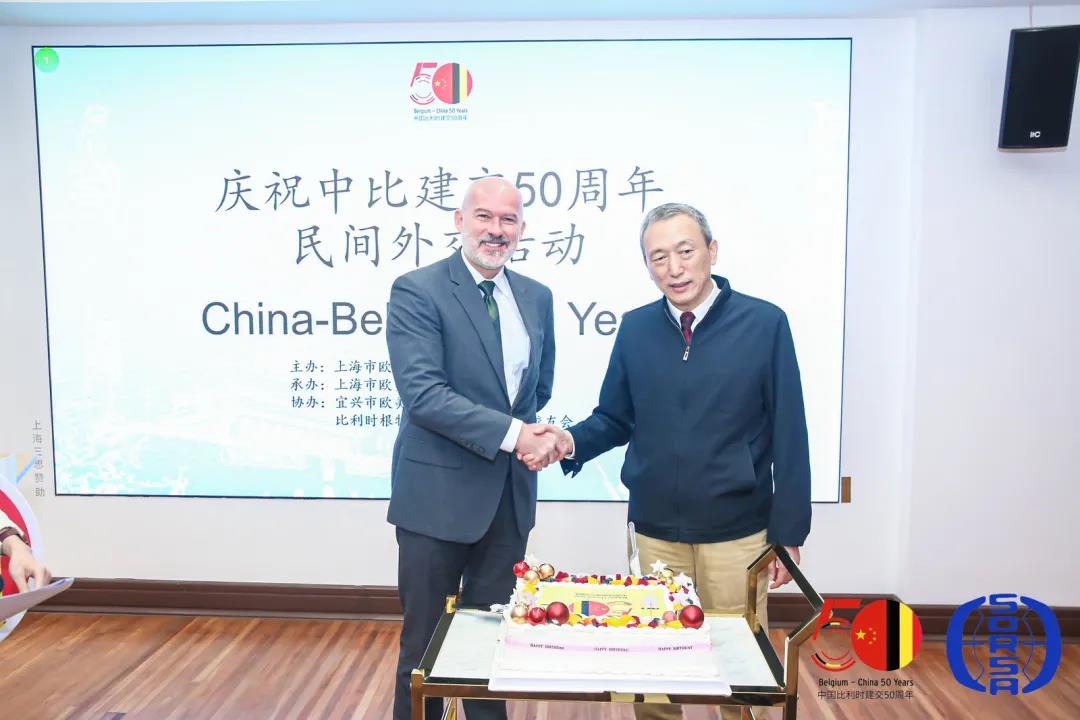 1921年一批满怀救国报国理想的中国学子来到比利时沙勒罗瓦劳动大学勤