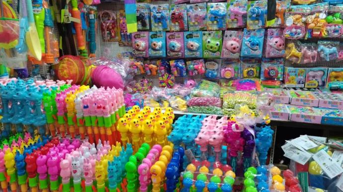 在广州玩具批发市场，我淘到宝藏