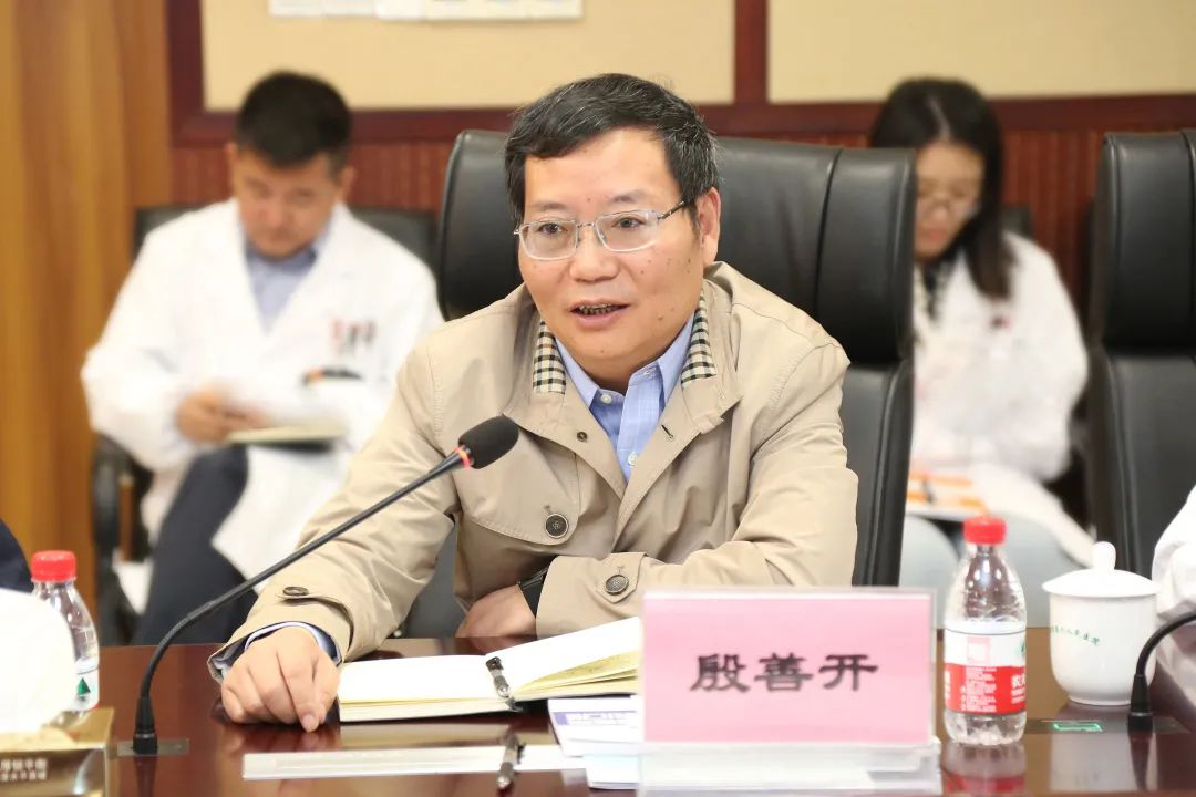 会上,殷善开院长表示,感谢福建省政府对福建医院一直以来的关心,希望