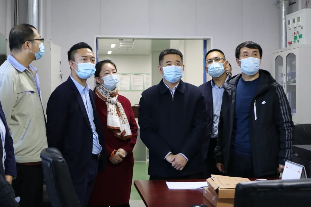 高继业先后来到霍林郭勒市邮政分公司,双利物流总仓,霍林西山香食品