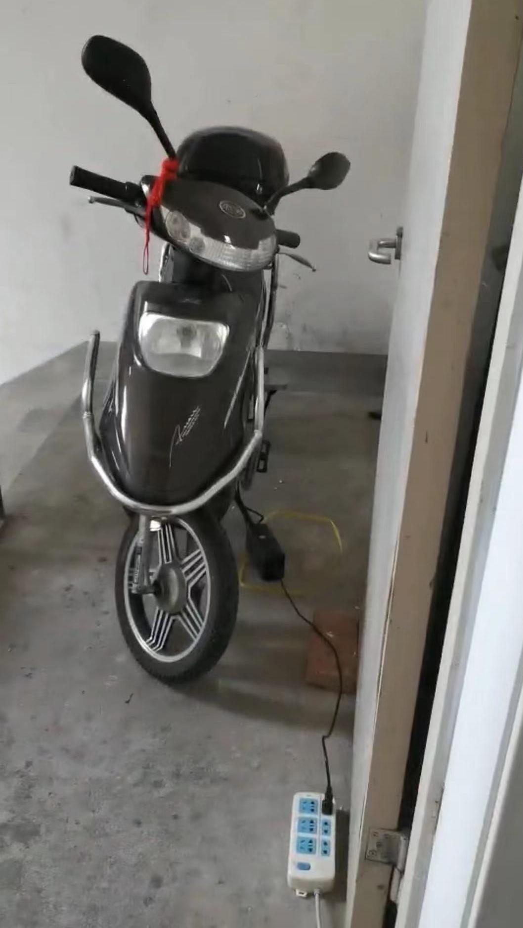 我为群众办实事高空抛物电瓶车楼道充电这个小区一招破解两大难题
