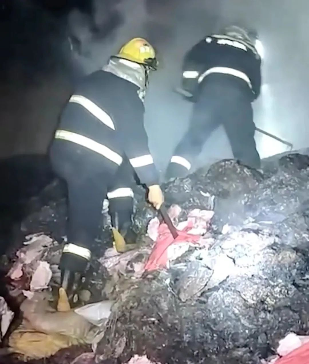 一车快递烧成灰尾款人快藏好泪水