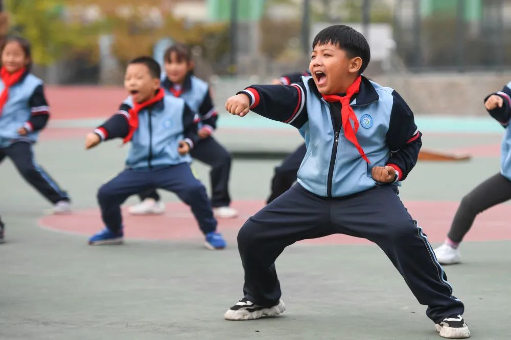 10月26日,学生课后参加武术训练.