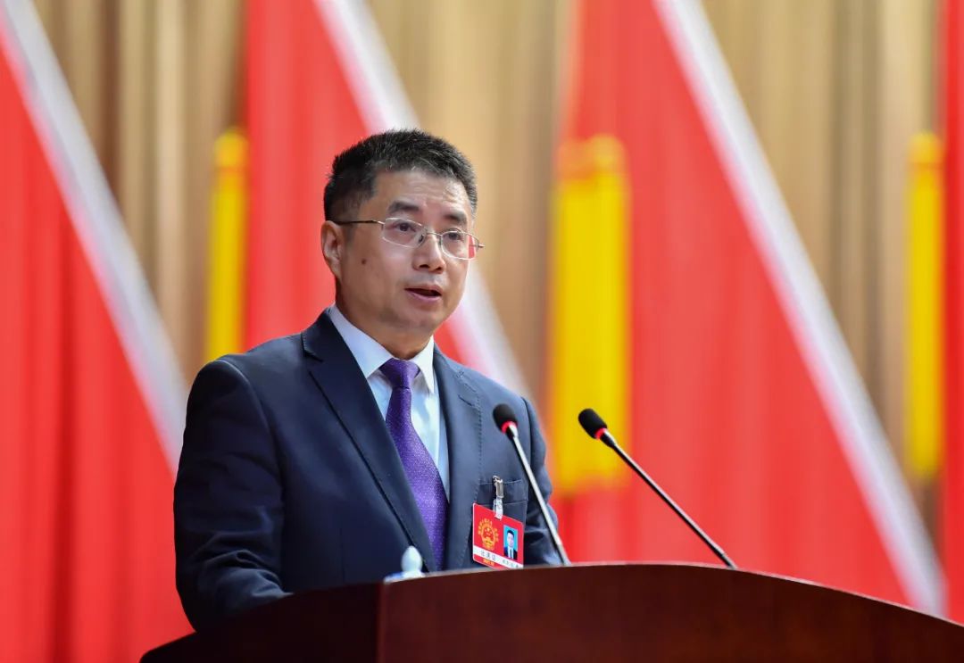 一张蓝图绘到底 一片赤诚为人民——访新当选市长徐鸿