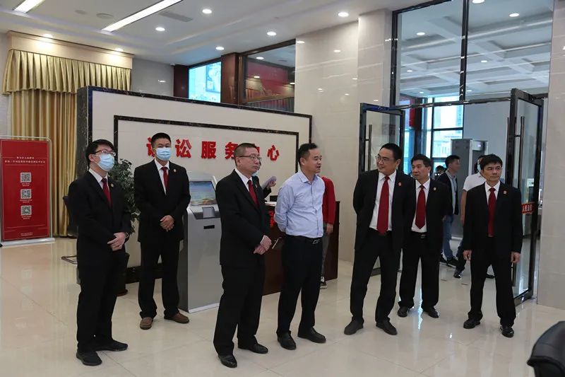 10月27日下午,市委常委,政法委书记陈谋到吴川法院调研指导工作.