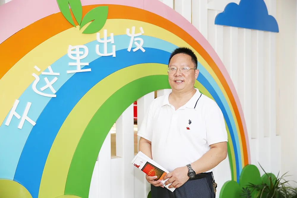 上海市宝山区呼玛二村幼儿园陶云丽教育格言每个孩子都是一