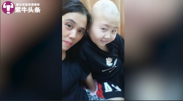 轩轩和妈妈的合影