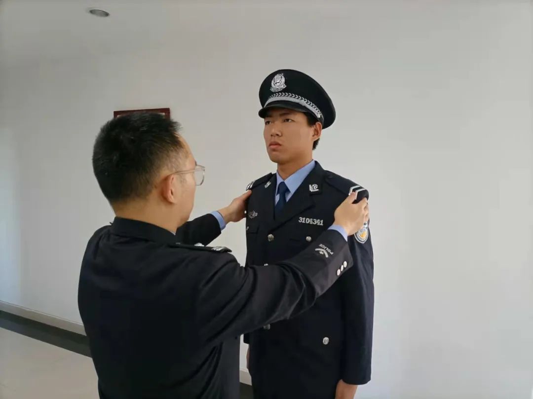 【新警察故事】他们这样系好从警的第一粒纽扣