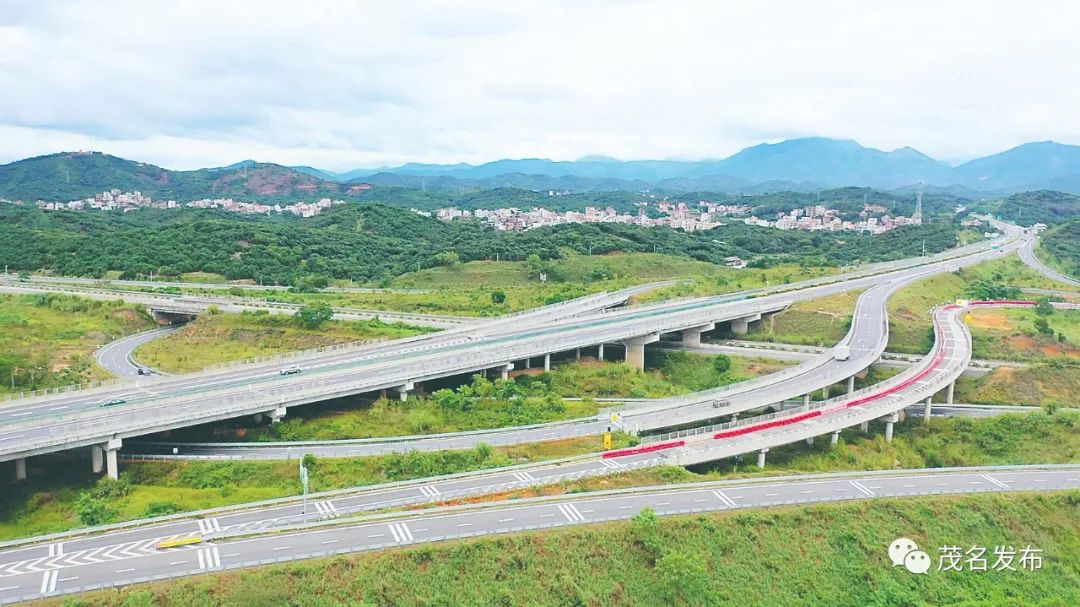 2020年6月,雲茂高速又建成通車,