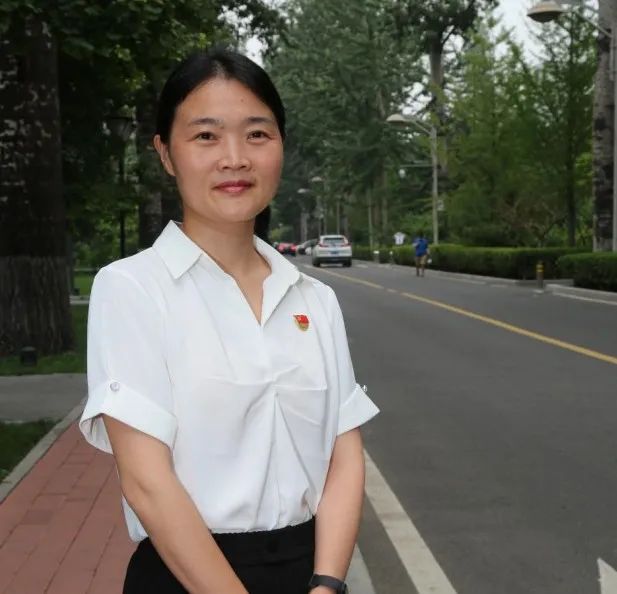 最美建材人淮海中联陈元元巾帼不让须眉