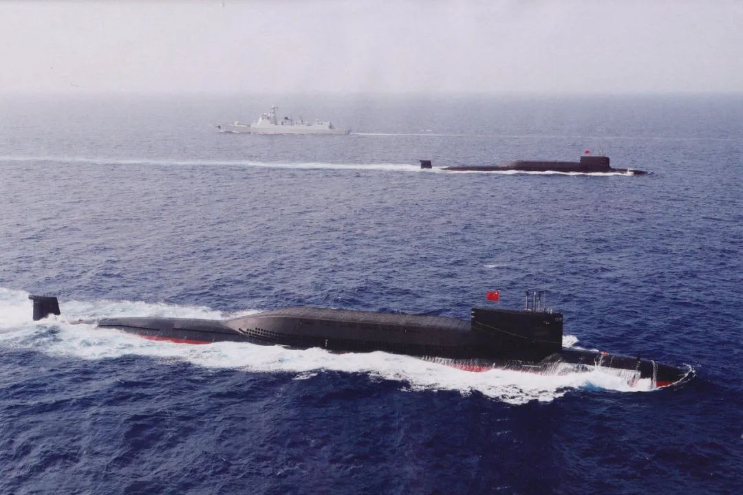 097核动力潜水艇图片