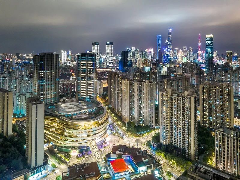 高,周边路网流量骤增,尤其是位于太阳宫和月亮湾之间的瑞虹路天虹路口