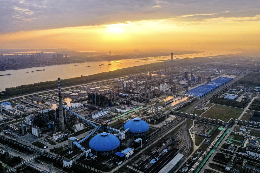 中国石化前三季度供应成品油128亿吨同比增长38