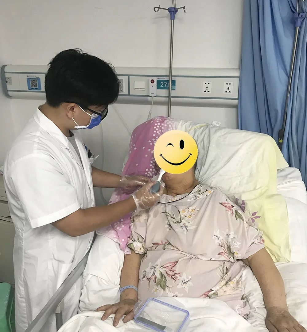   床边吞咽障碍训练