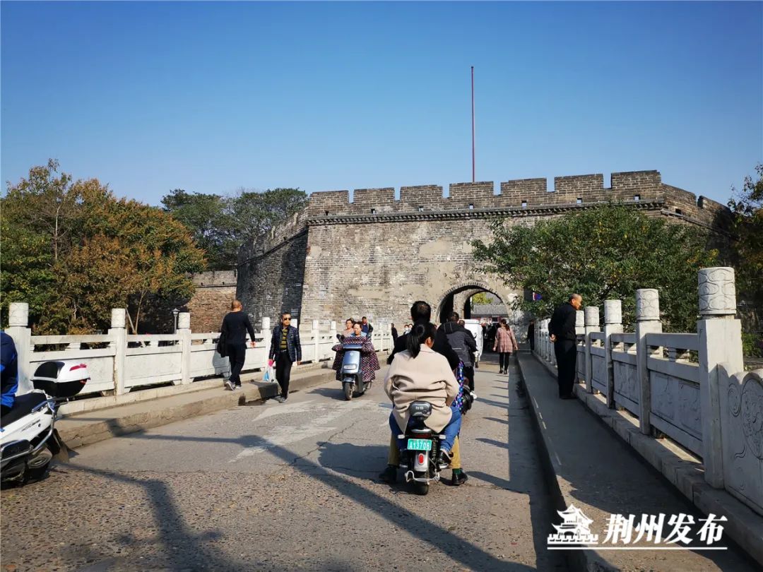 据介绍,我市纳入中心城区城市桥梁改造项目的共有白庙桥,护城河老南门
