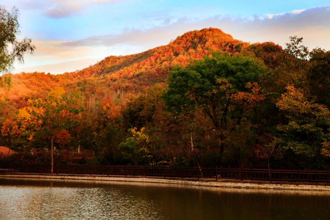 清凉寨景区,地处武汉市郊黄陂北部海拔880余米的崇山峻岭之中