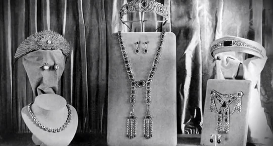 1914年2月yusupova王子在大婚之际找chaumet设计了五套以祖传珠宝改装