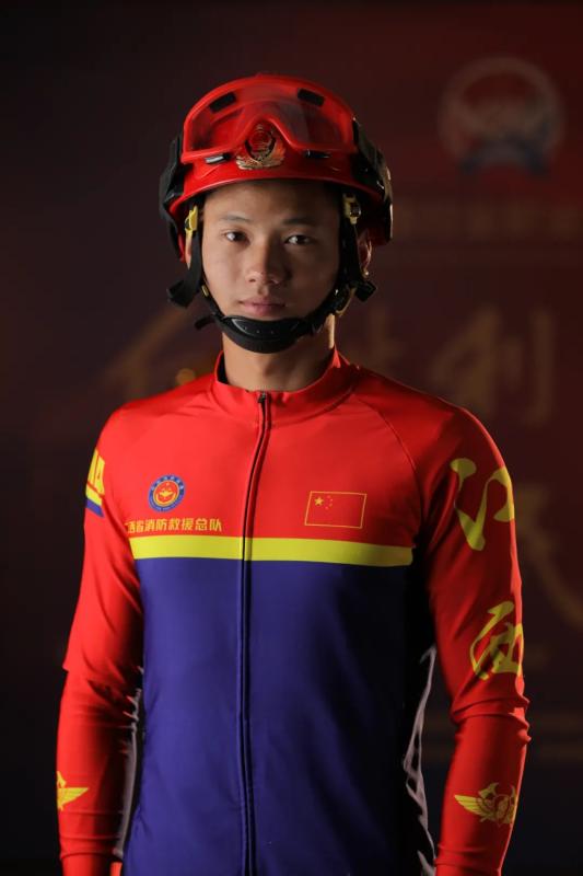 揭秘金头盔是怎样炼成的