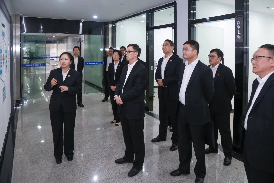 绍兴中院唐学兵院长到柯桥调研共享法庭等工作