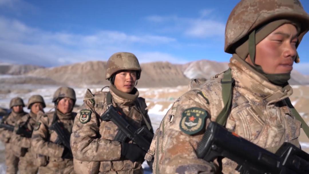 星空迷彩系列套装 装备新疆军区某高原驻训部队