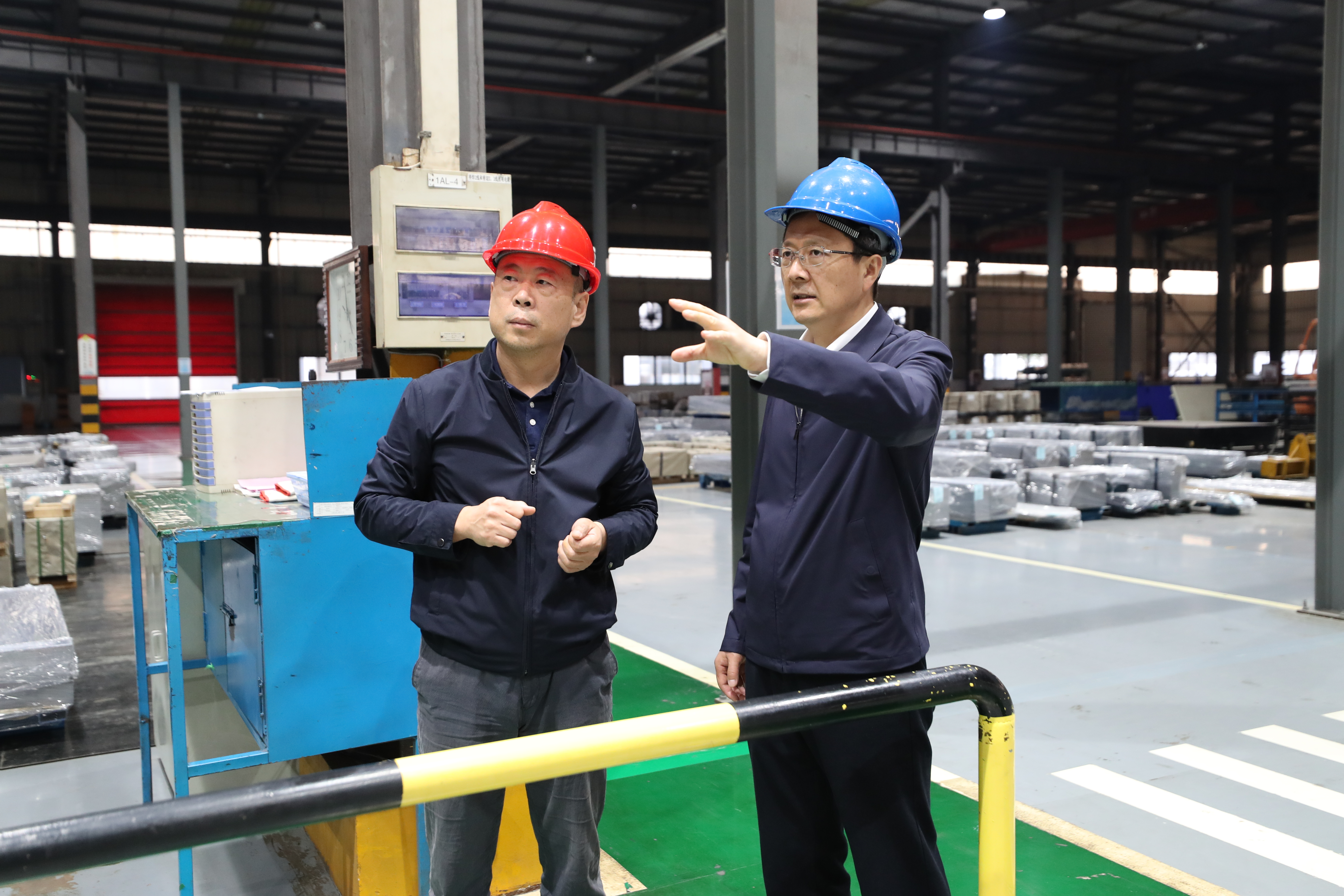 李氏控股集团核心子公司昆山宝锦激光拼焊有限公司,集团董事长李国新