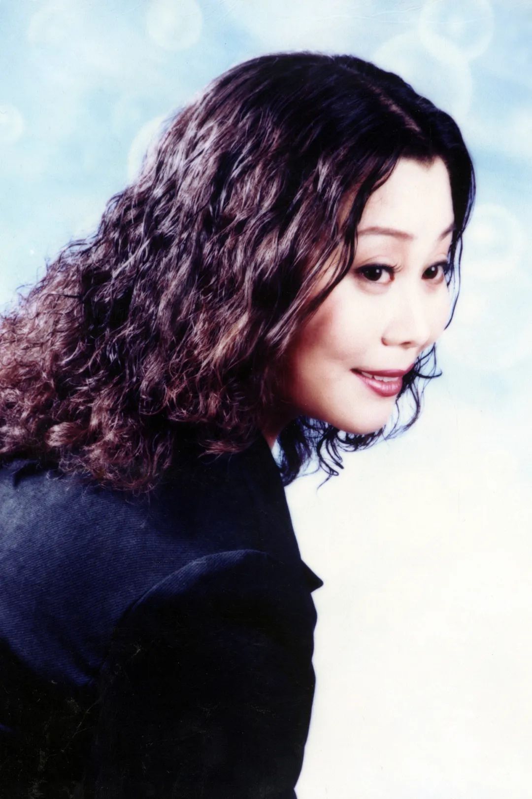 逼侄赴科演员表 ●潘必正--周诗文 (饰演) 优秀青年演员 ●姑 妈--杨