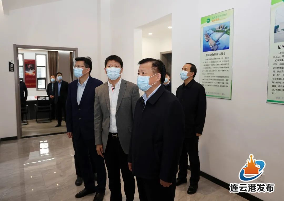 方伟调研市工商联工作