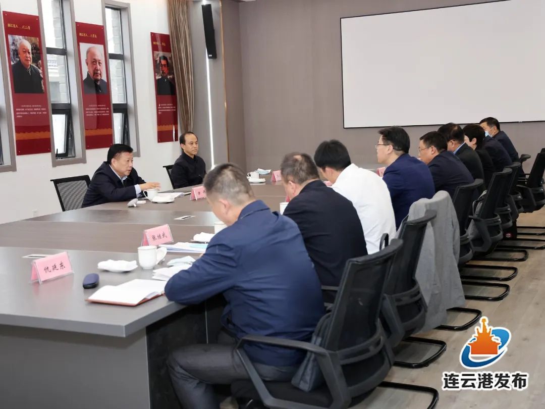 方伟调研市工商联工作