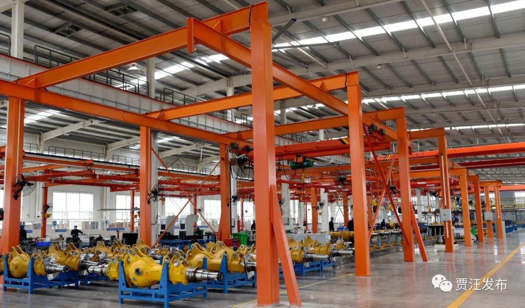 非公路特大吨位驱动桥,其产品各项技术性能指标国内领先,是徐工集团