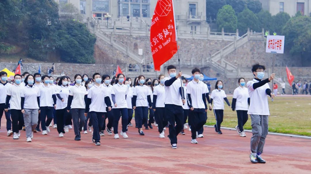 多圖預警武漢大學田徑運動會火爆開賽