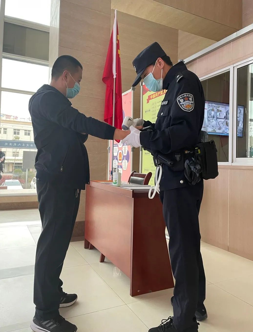 法院动态严把疫情防控安检关铸牢疫情防控防火墙大练兵大比武系列九