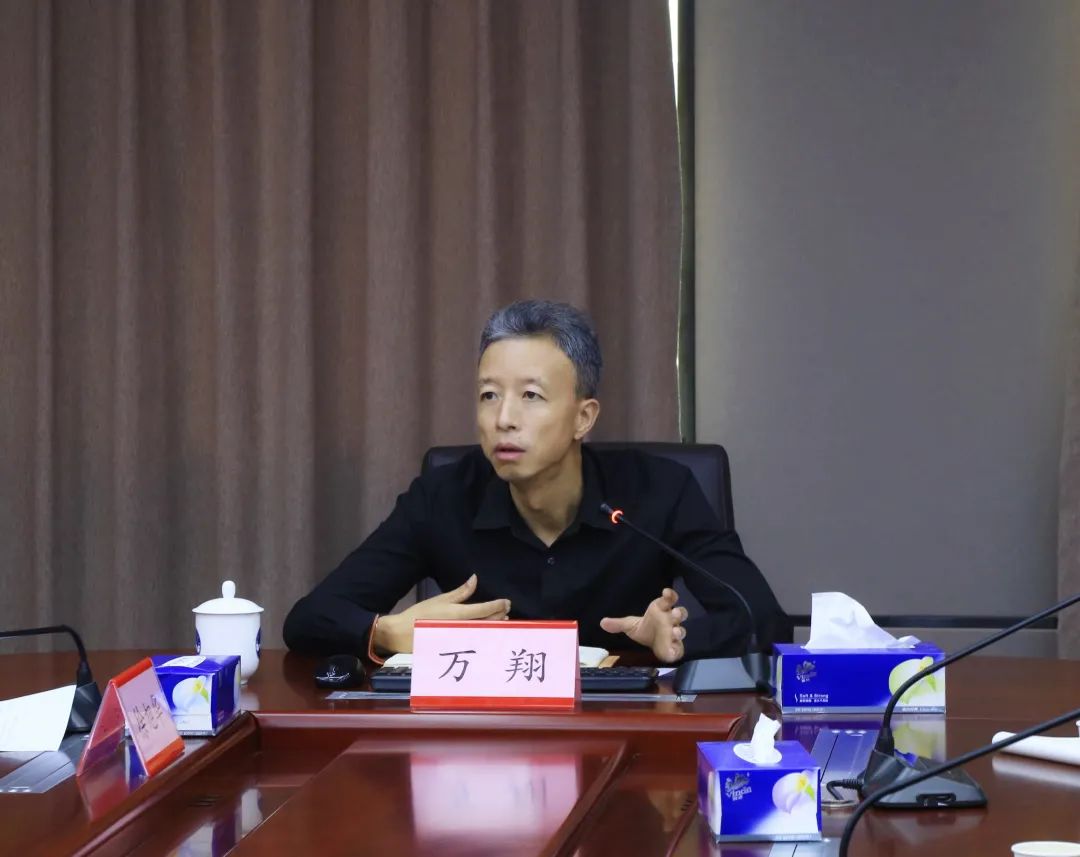 黄纪辉如是说多祝法庭法官助理" 对于法院我一直有着一份执着.