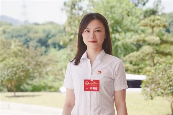 两会巾帼风采访市人大代表江佳恒