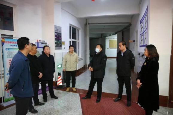 县领导张维军,吕雪萍参加调研.