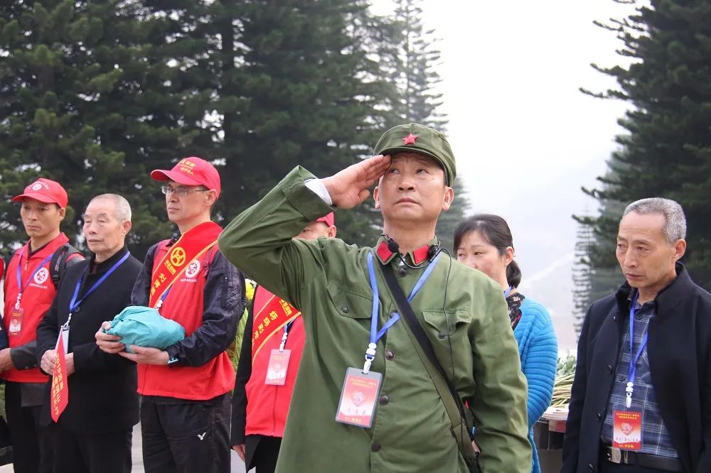老兵守承诺爱心铸军魂记第八届全国道德模范提名奖获得者董贵生