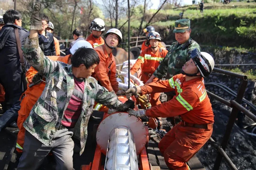 滿腔赤誠寫青春精武愛民鑄忠魂雲南省曲靖市消防救援支隊紫雲路特勤站