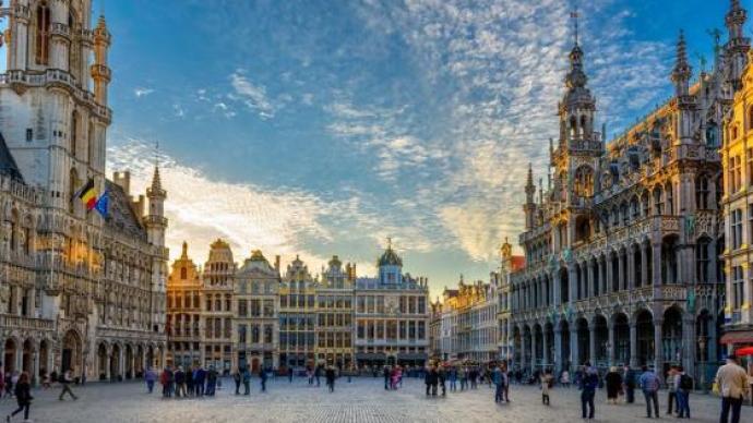 布鲁塞尔：比利时首都，为何由荷兰语城市变成法语城市？
