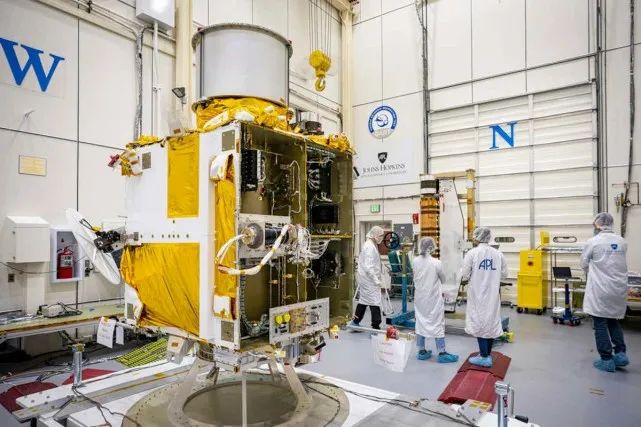 巨型小行星正在靠近_行星遭遇攻击修改器_地球脉动和行星地球