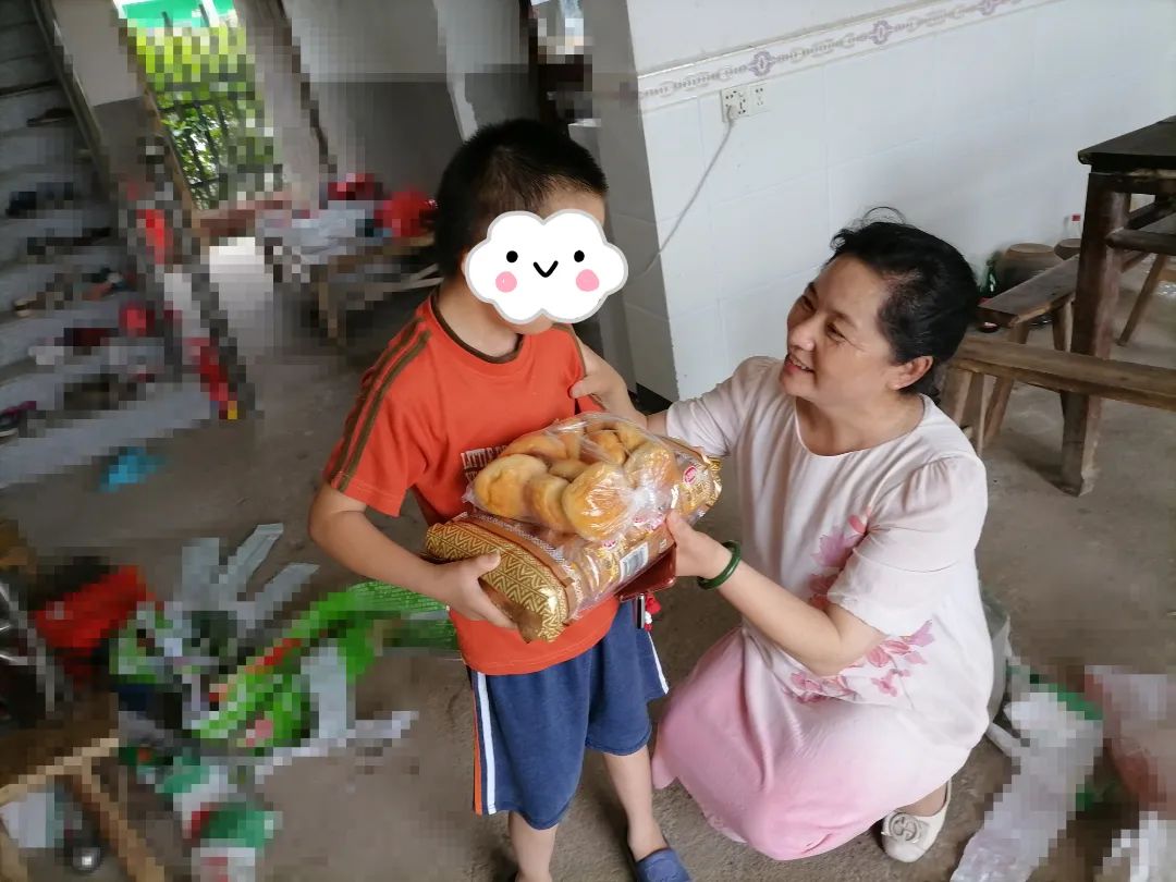 爱心妈妈伴成长黄梅县爱心妈妈吴艳红