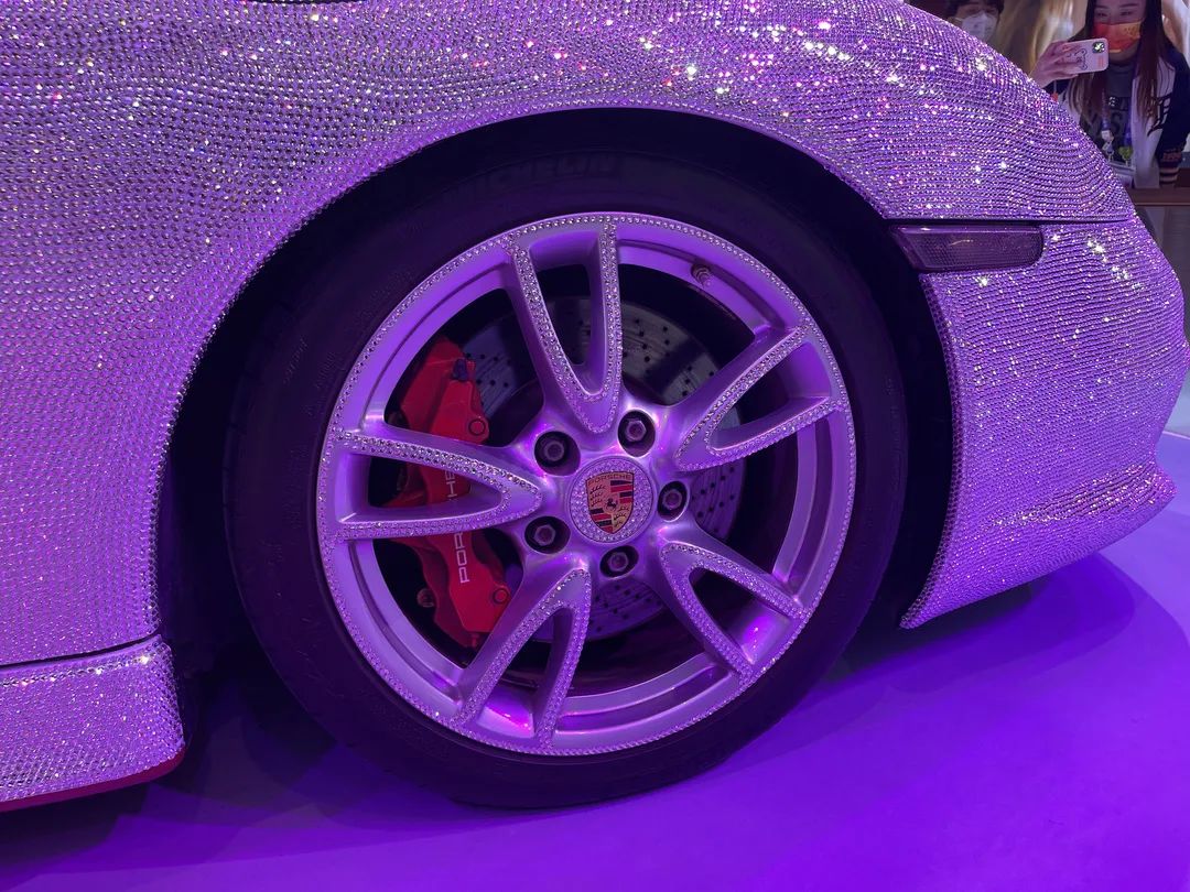 进博首秀镶了40万颗宝石的跑车你见过吗