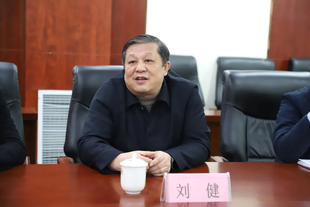 县人大常委会主任刘健到县法院调研指导工作