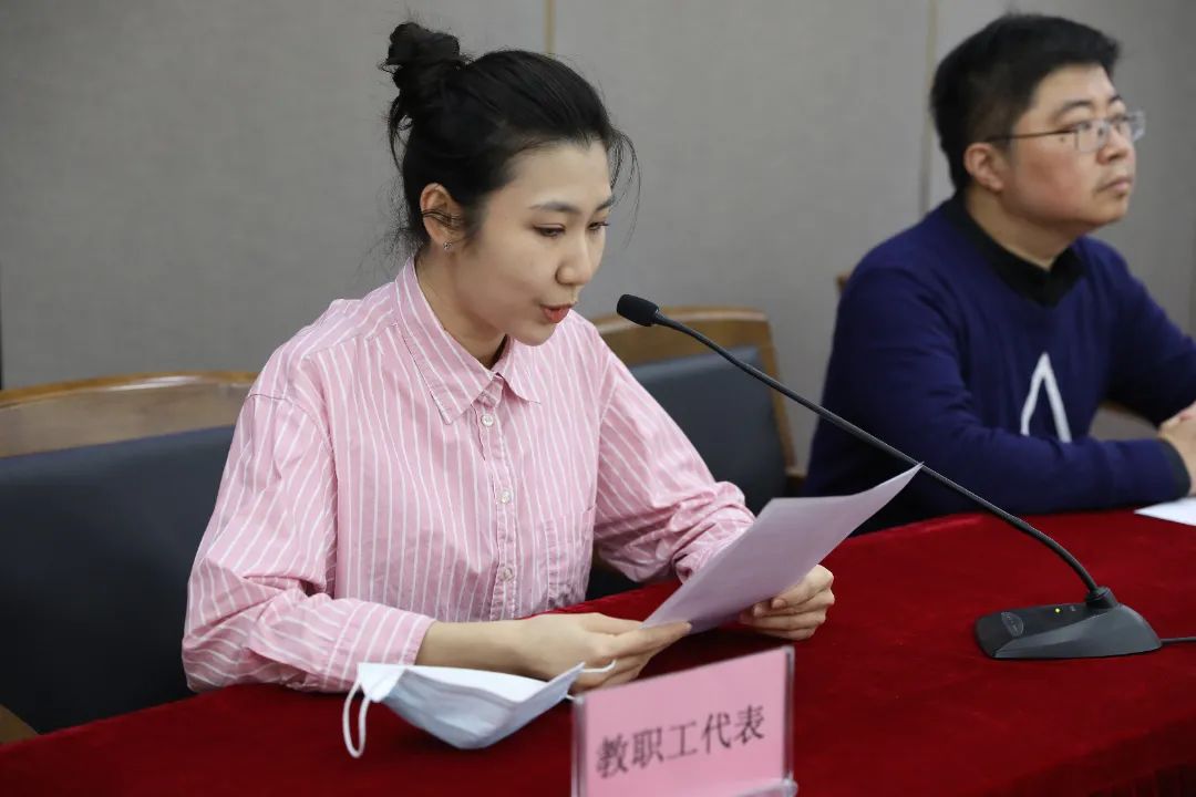 声乐歌剧系张天洋代表新进教职工发言